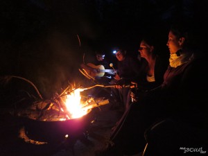   Chamallows et pains cuits au feu de bois pour Hélène.